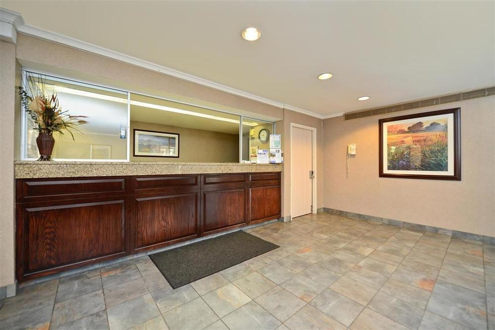 Americas Best Value Inn And Suites Overland Park Interior photo