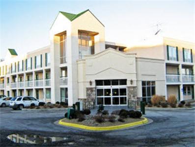 Americas Best Value Inn And Suites Overland Park Exterior photo